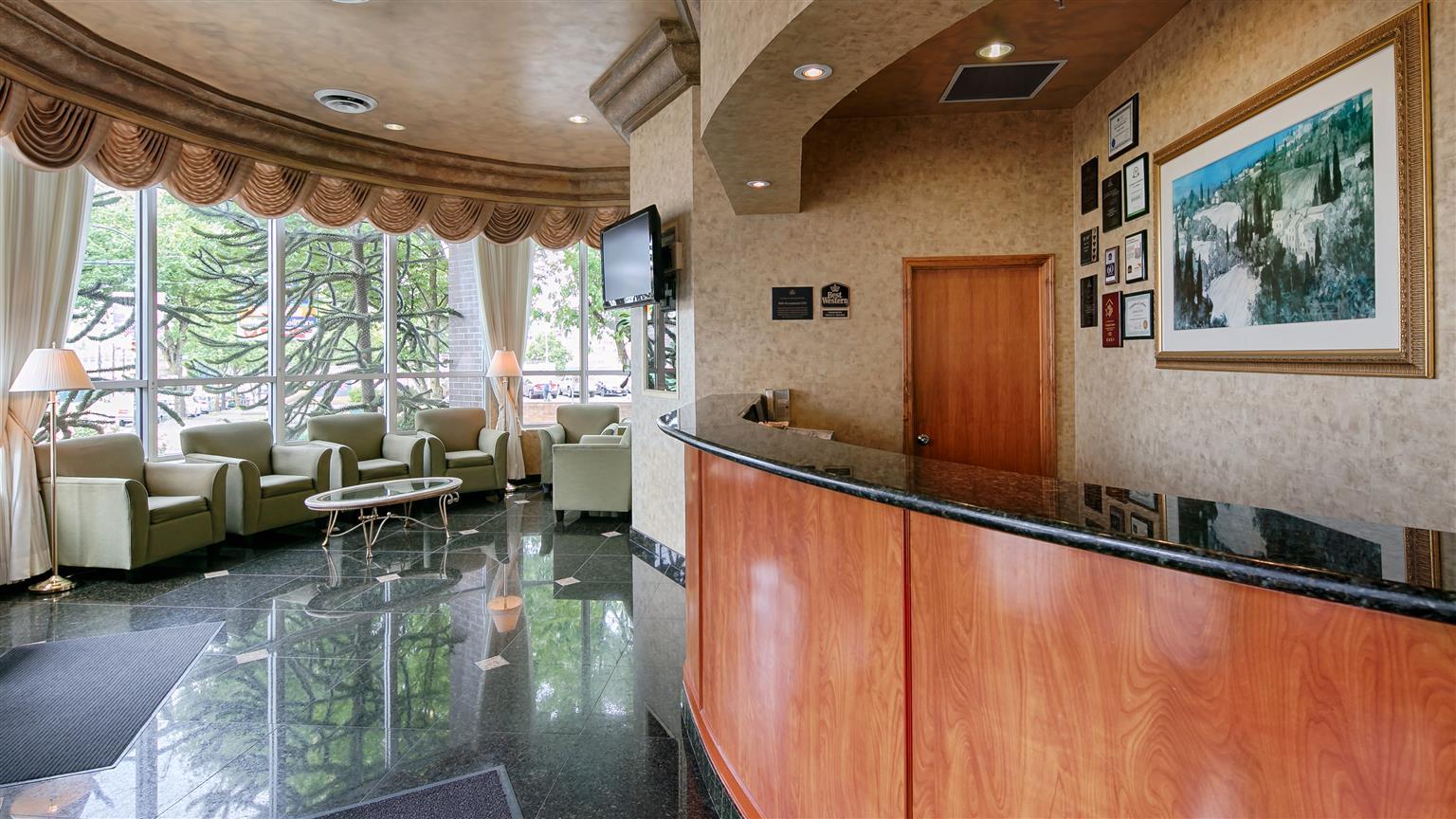 Best Western Plus Uptown Hotel Vancouver Exterior photo