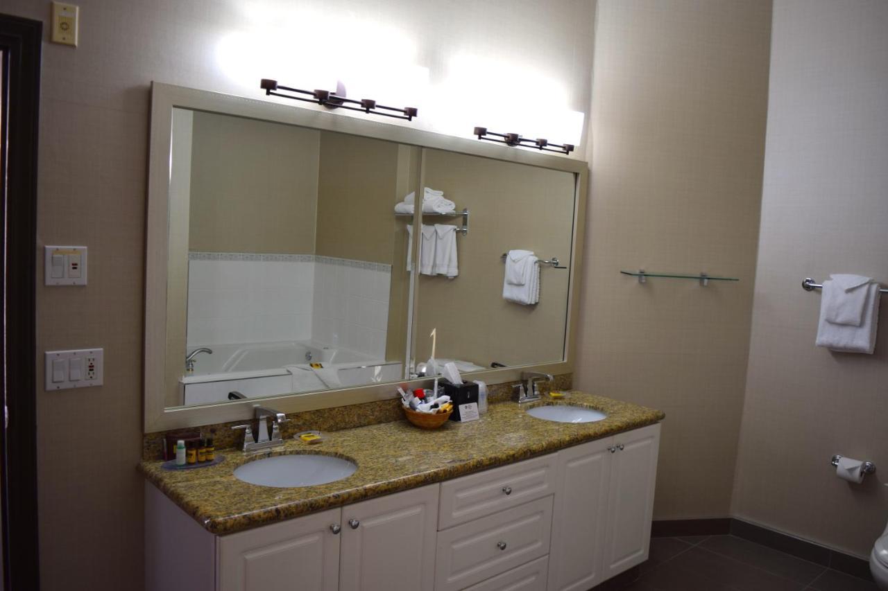Best Western Plus Uptown Hotel Vancouver Exterior photo